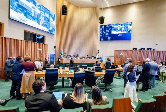 Deputados Distritais defendem Fundo Constitucional na Câmara Legislativa do DF