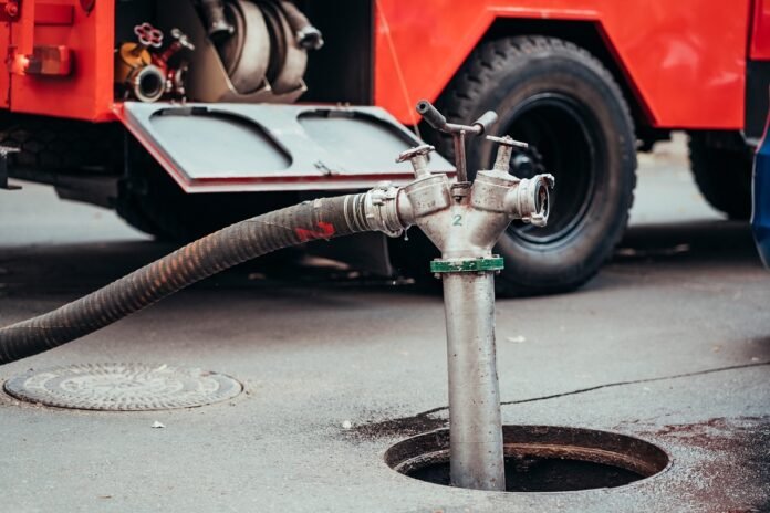 Mangueiras de sucção para fossa apoiam saneamento urbano