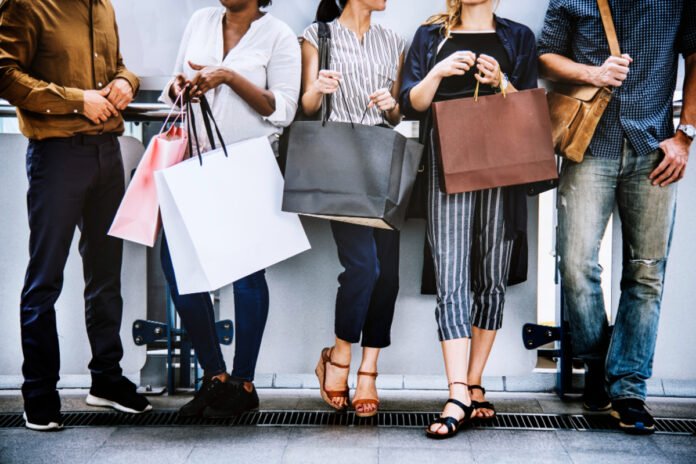 Consumo de moda cresce 42% em 25 anos, revela estudo