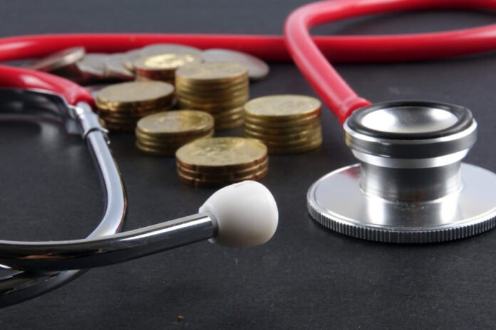 Especialista apresenta dados financeiros para clínicas
