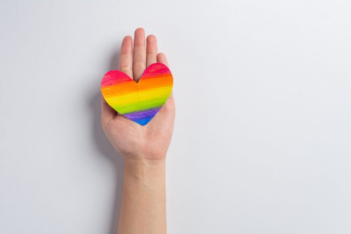 Saúde LGBTQIA+: inclusão e escuta ativa estruturam cuidado