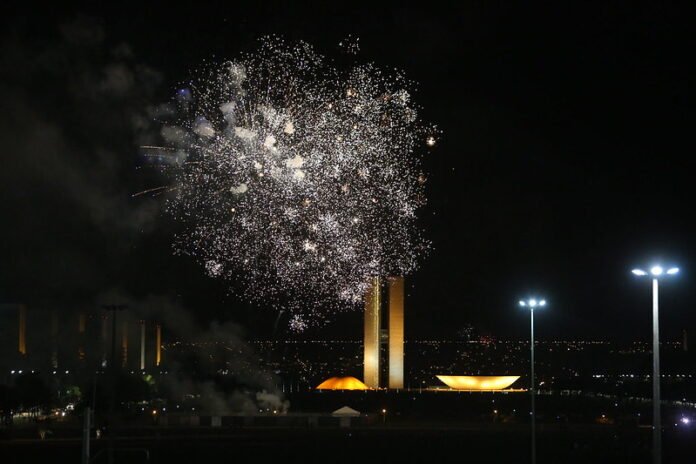 Réveillon gratuito na Esplanada dos Ministérios em Brasília