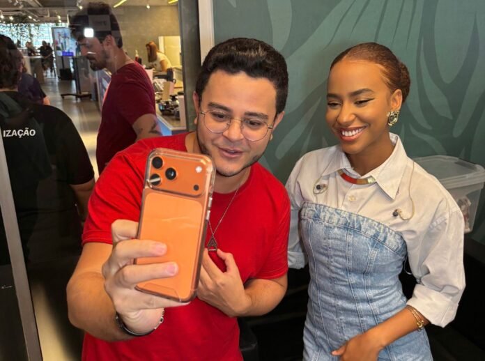 Influenciadores de Brasilia: @EldoGomes e a cantora Taliz