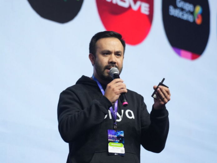 Orya lança nova era de tradução de palestras com IA