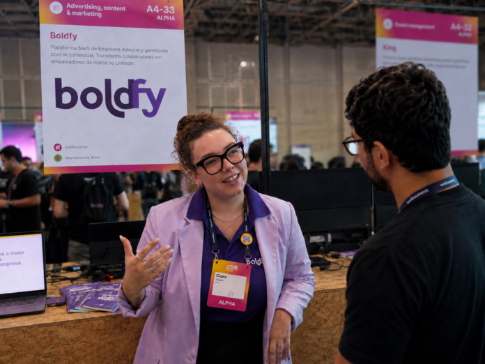 Marketing B2B coloca colaboradores como porta-vozes de marca