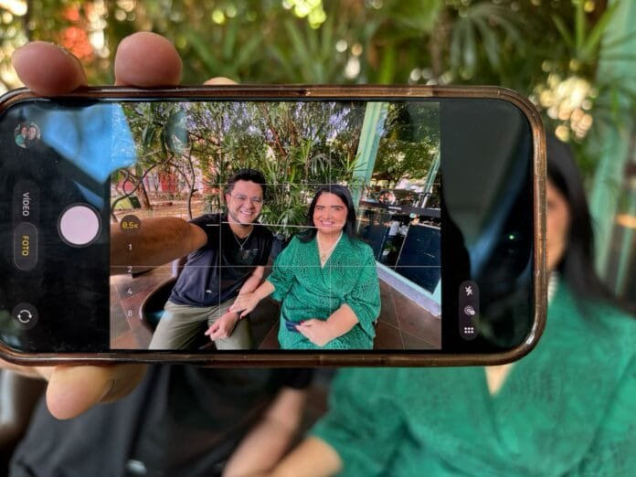 Jornalistas Eldo Gomes e Kátia Cubel reúnem creators e comunicadores em café em Brasília
